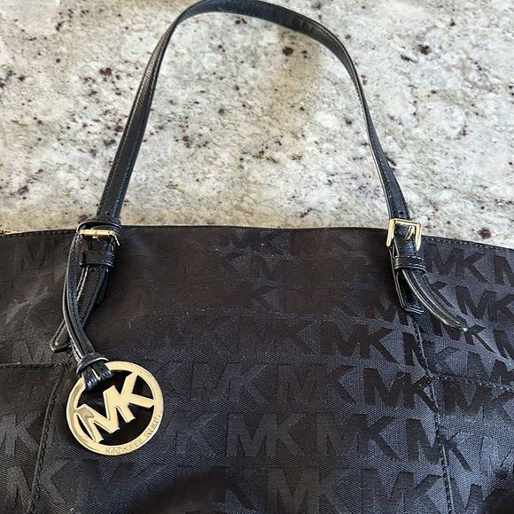 Michael kors bag - Picture 6 of 8